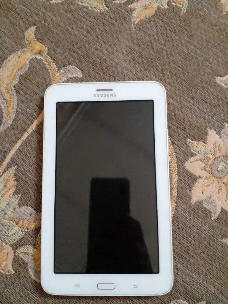 تبلت سامسونگ تب3در حد نو کاملا سالم|تبلت|تهران, صادقیه|دیوار
