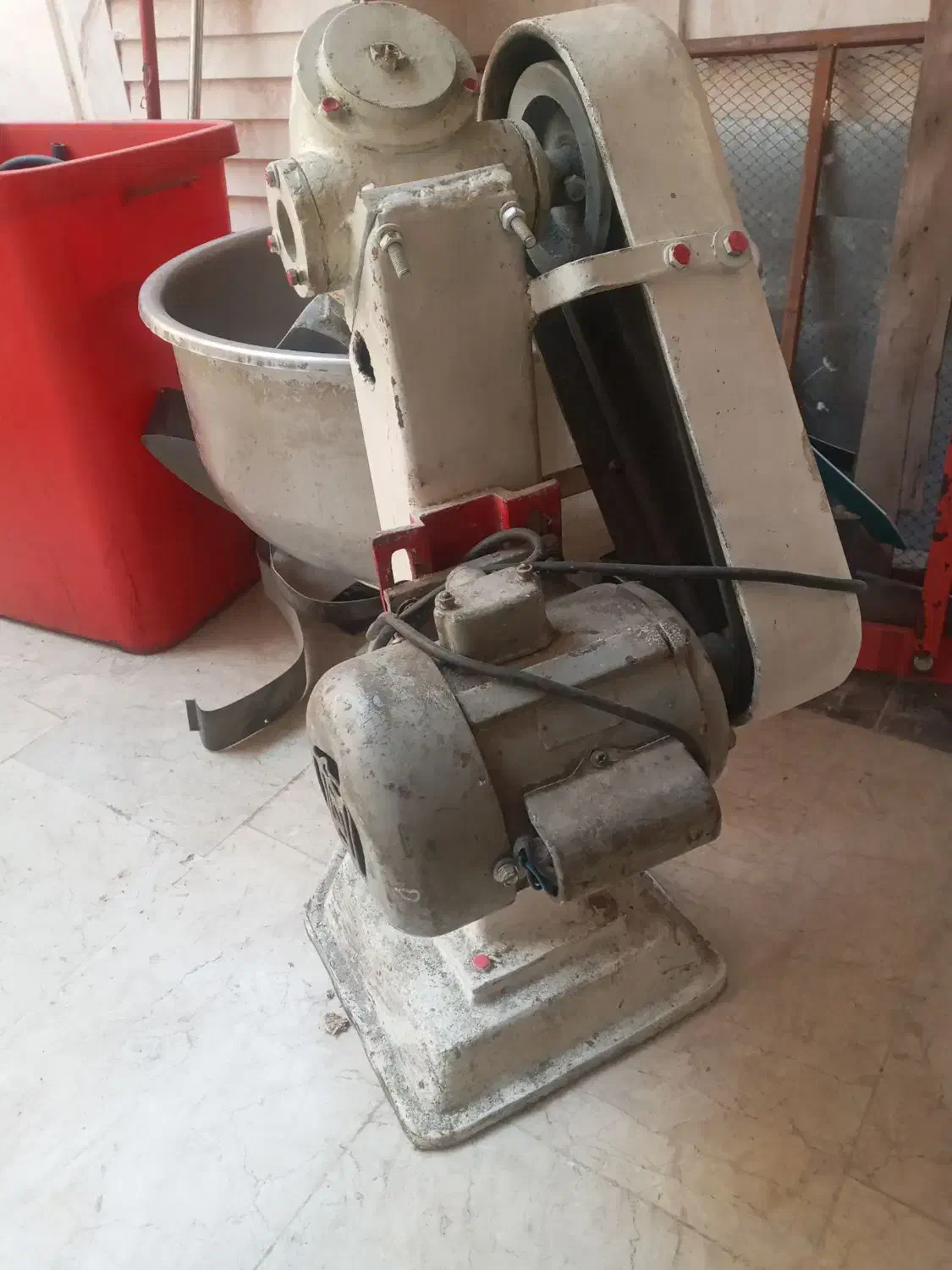 وسایل قنادی خمیرگیر،وردنه برقی|فروشگاه و مغازه|قزوین, |دیوار