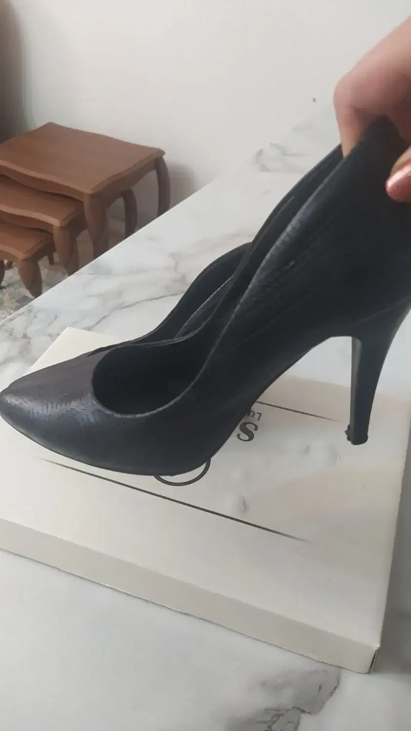 کفش|کیف، کفش، کمربند|جلفا, |دیوار