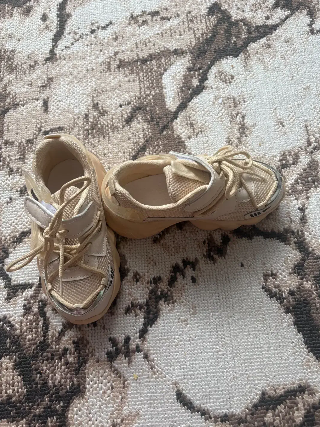 کتونی بچگانه ۲۷|کفش و لباس بچه|کرمانشاه, |دیوار