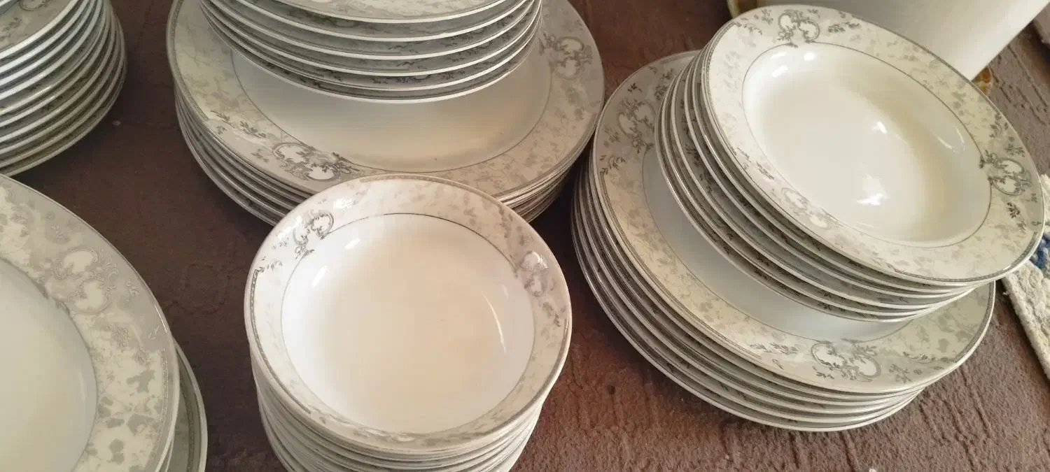 سرویس چینی و سرویس بلور|ظروف سرو و پذیرایی|سیرجان, |دیوار