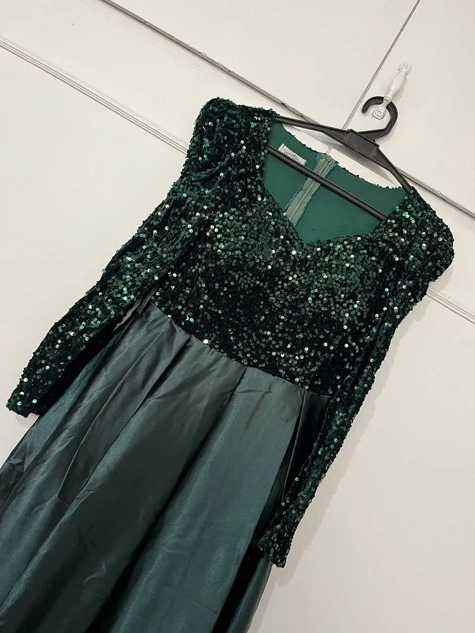 لباس مجلسی|لباس|اندیشه, اندیشه فاز ۴|دیوار