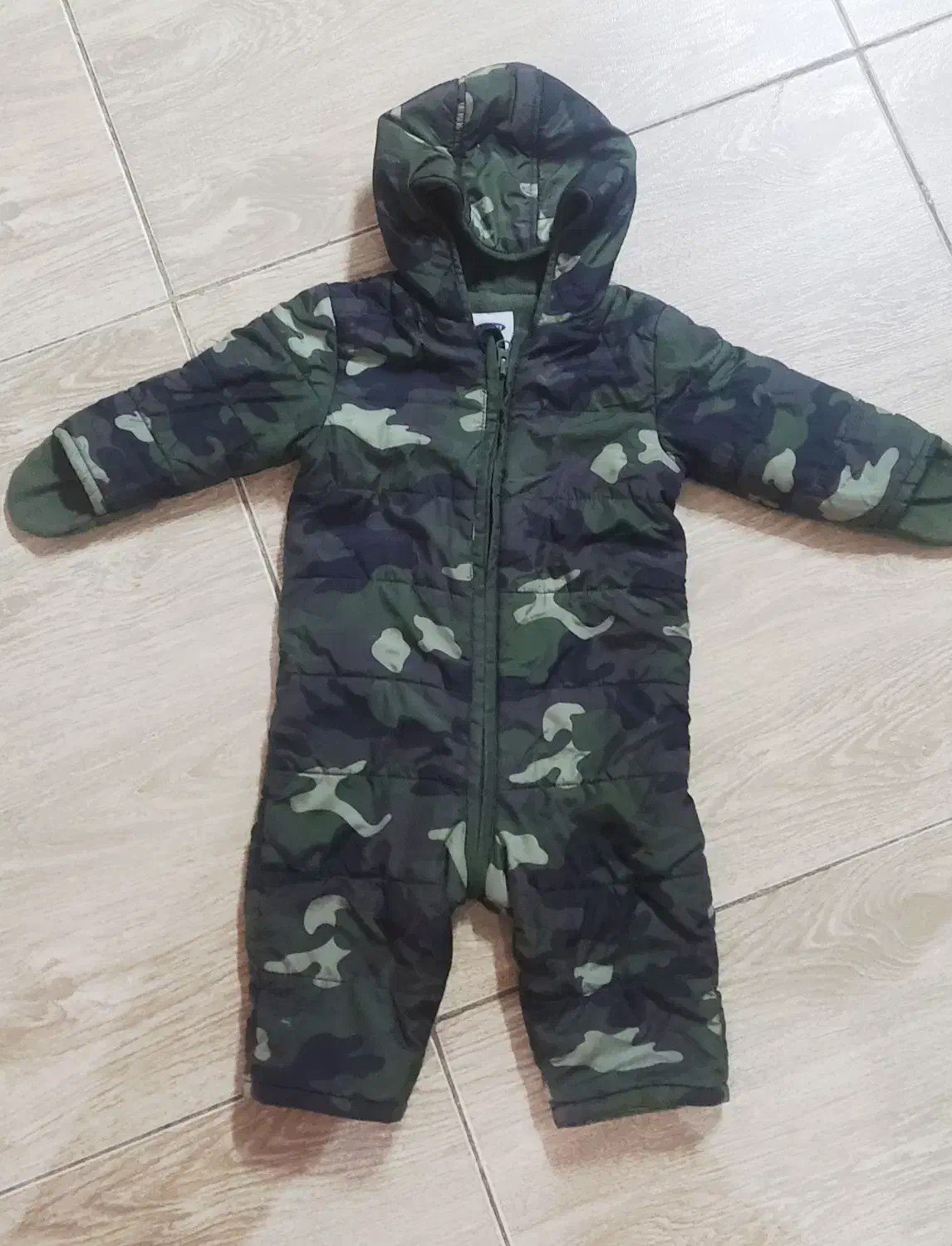 کاپشن ارتشی و بلرسوت پسرونه|کفش و لباس بچه|اصفهان, برازنده|دیوار