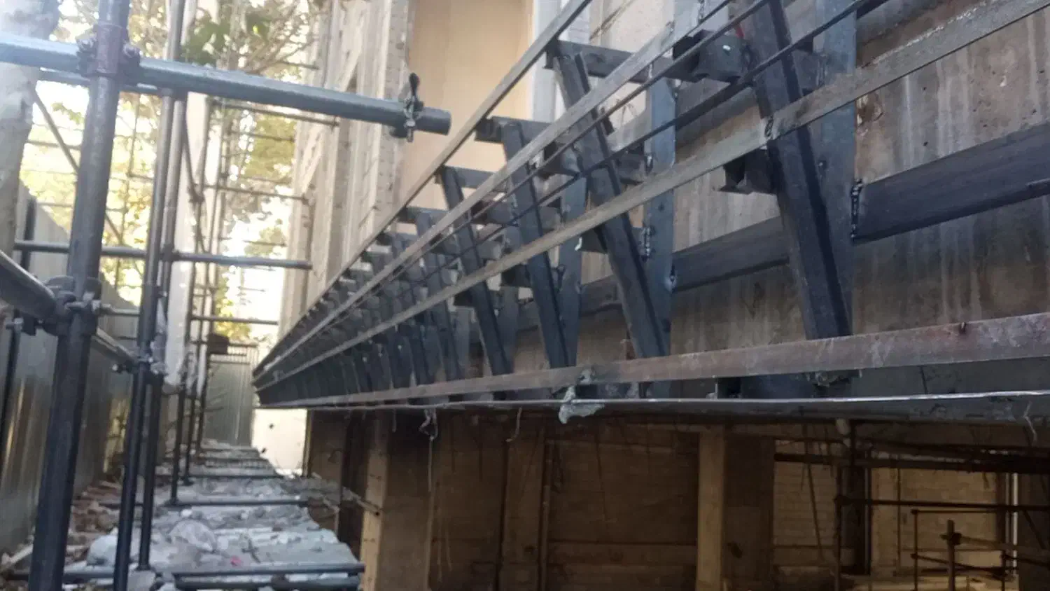 کارگر جوشکار راویزکار|استخدام معماری، عمران و ساختمانی|تهران, مینای جنوبی|دیوار