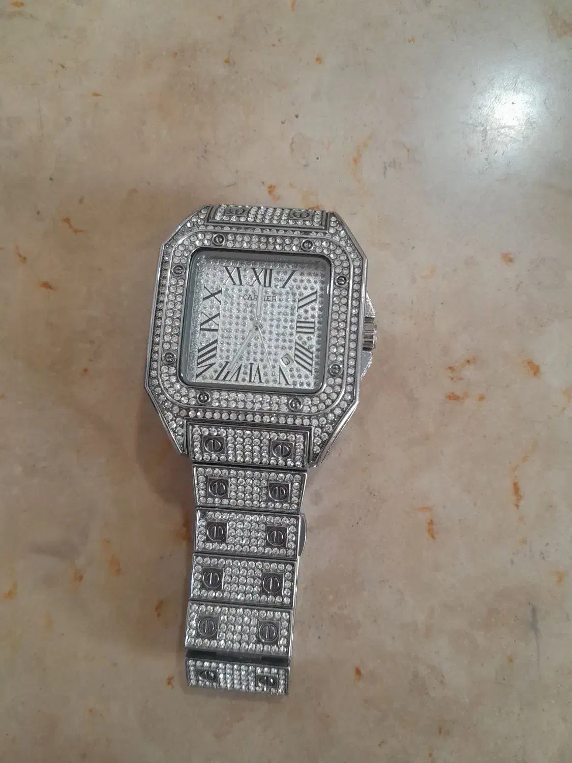 ساعت مچی      درملکان|ساعت|ملکان, |دیوار