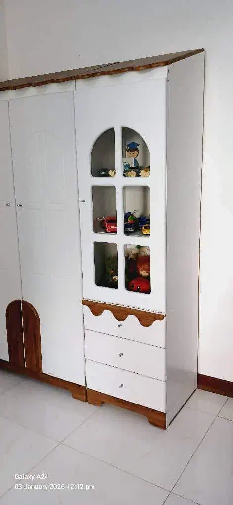 تختخاب وکمدکودک|تخت و سرویس خواب|ساری, |دیوار