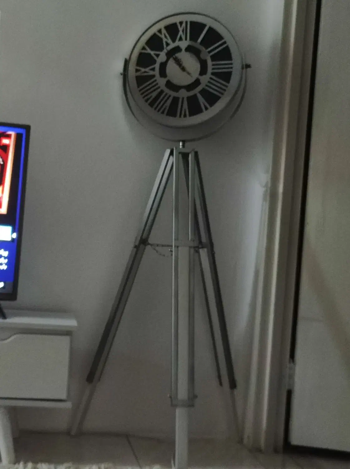 ساعت ایستاده|ساعت دیواری و تزئینی|پرند, فاز ۶|دیوار