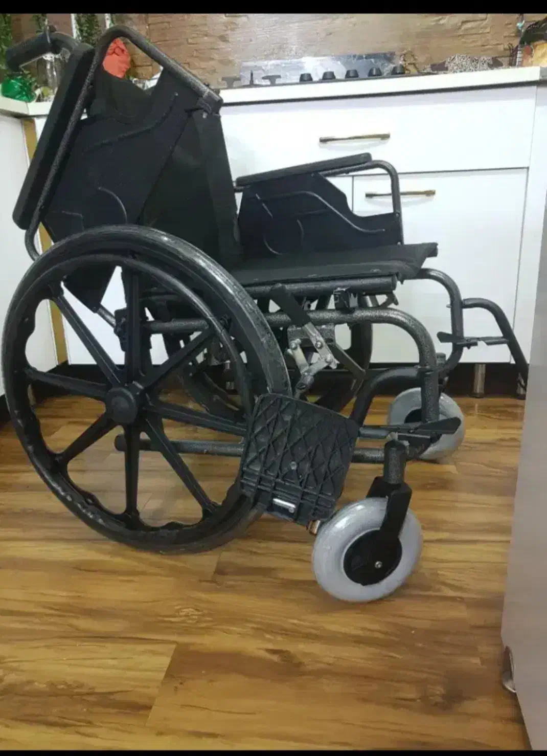 ویلچر اورتوپدی بادی|آرایشی، بهداشتی، درمانی|مشهد, سیلو|دیوار