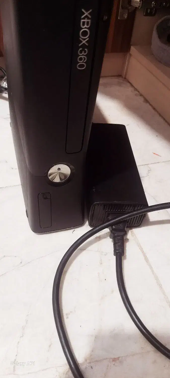 Xbox 360 slim تخفیفی|کنسول، بازی ویدئویی و آنلاین|تهران, آزادشهر|دیوار