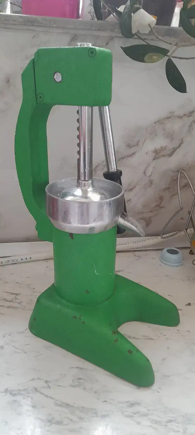 آبمیوه گیری دستی چدنی|آبمیوه‌گیر و آب‌مرکبات‌گیر|تبریز, |دیوار