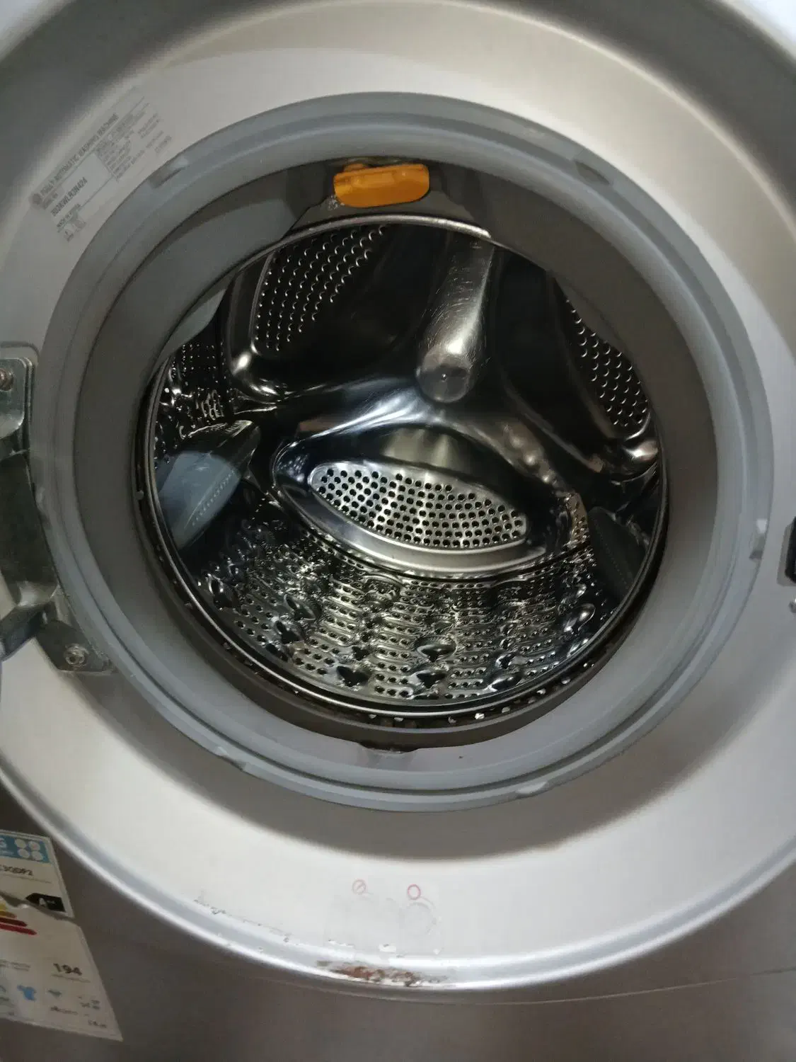 لباسشویی ۹کیلویی|ماشین لباسشویی و خشک‌کن لباس|بندر گناوه, |دیوار