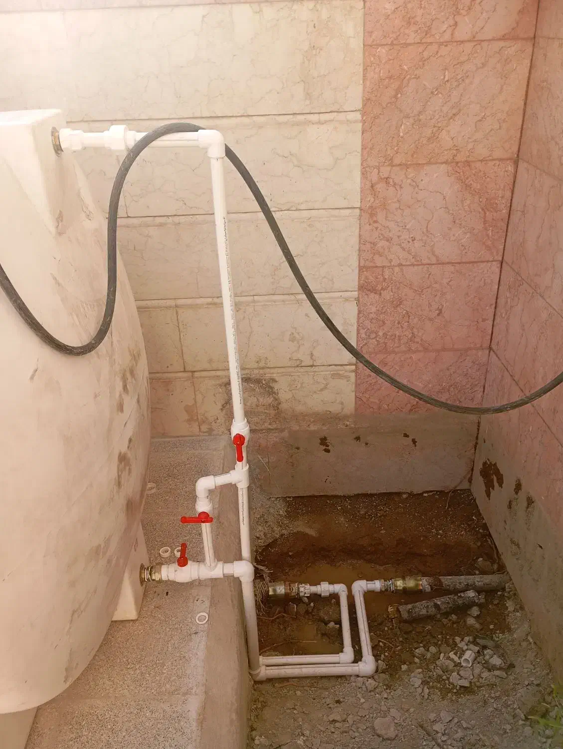 تاسیسات لوله کشی نصب منبع پمپ تعمیرات|خدمات پیشه و مهارت|صفادشت, |دیوار