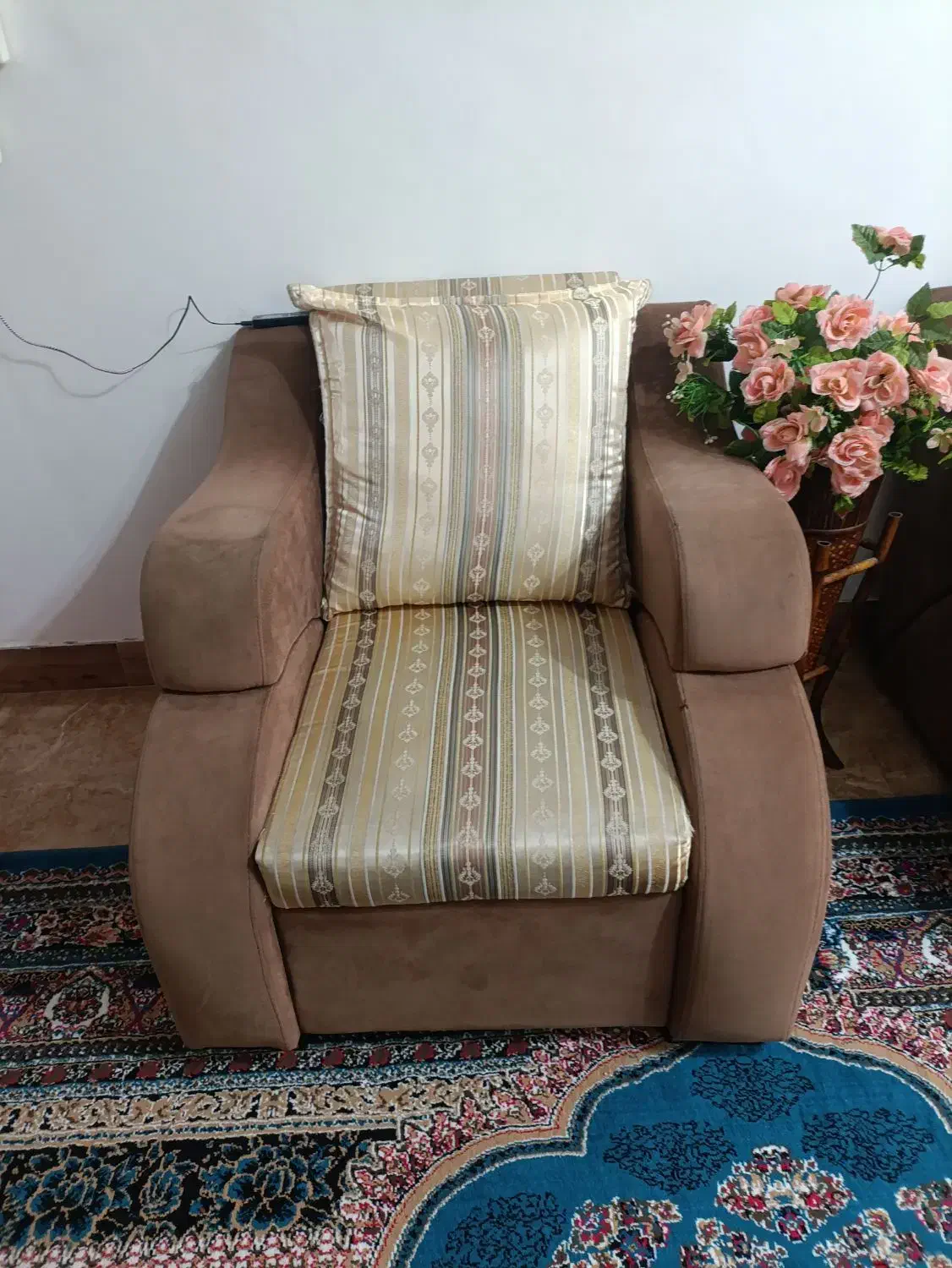 مبل هفت نفره سالم|مبلمان خانگی و میز عسلی|رشت, استقامت ۲|دیوار
