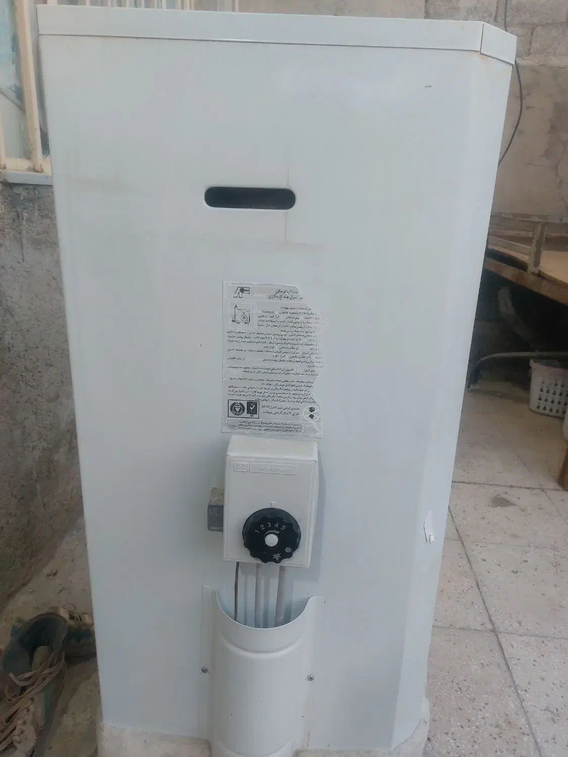 آبگرمکن دیواری سوزان|آبگرمکن، پکیج، شوفاژ|کازرون, |دیوار