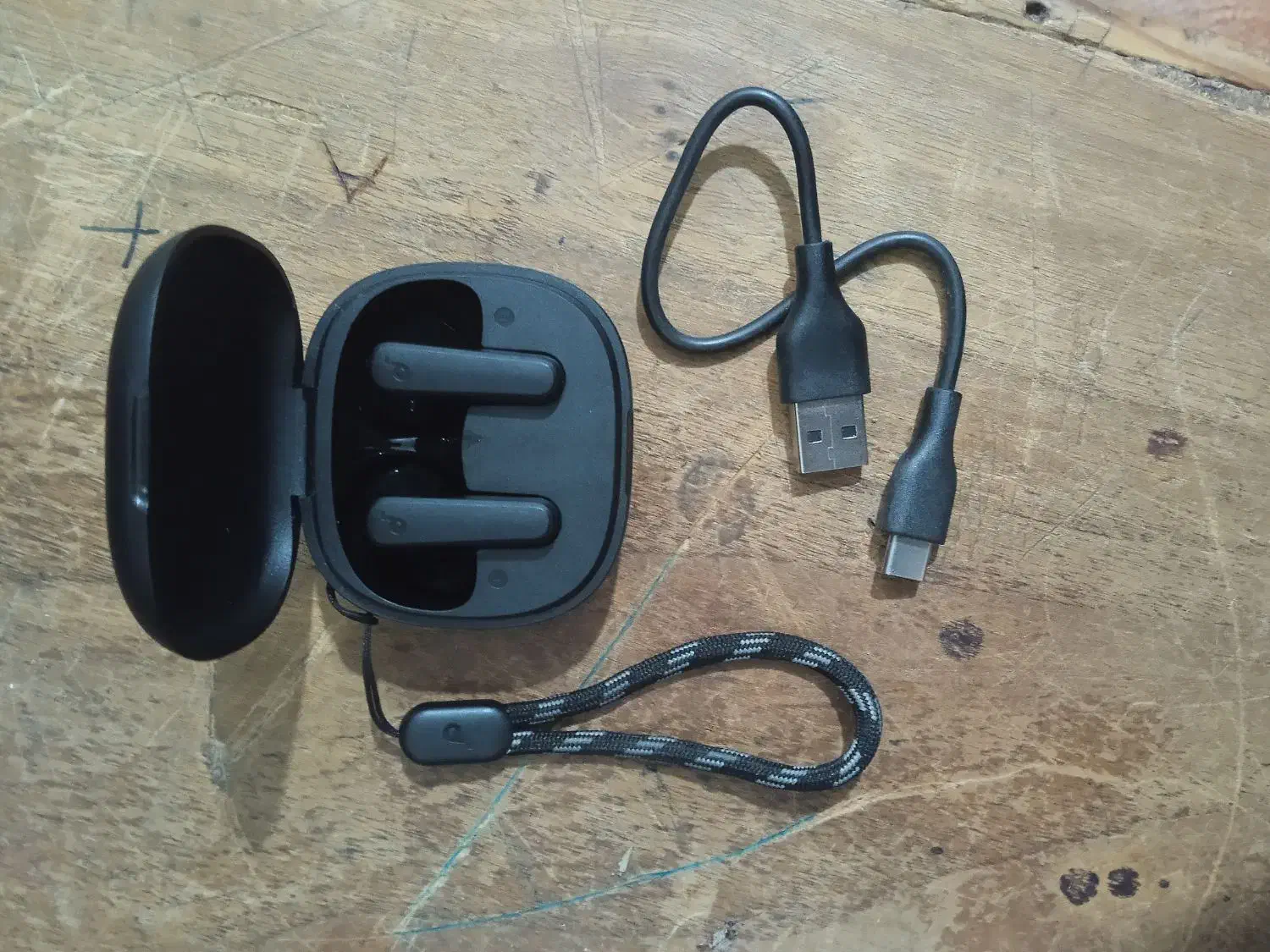 ایرپاد|صوتی و تصویری|دلوار, |دیوار