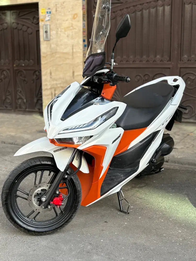 کلیک ۱۵۰ اصلی مدل ۹۹|موتورسیکلت|تهران, بروجردی|دیوار