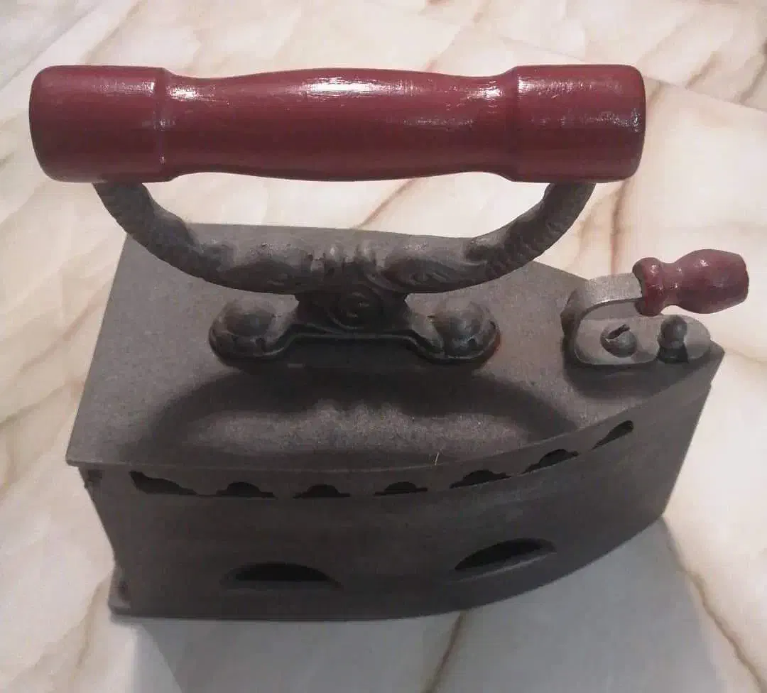 اتوی عتیقه|کلکسیون اشیاء عتیقه|تهران, خواجه نظام الملک|دیوار