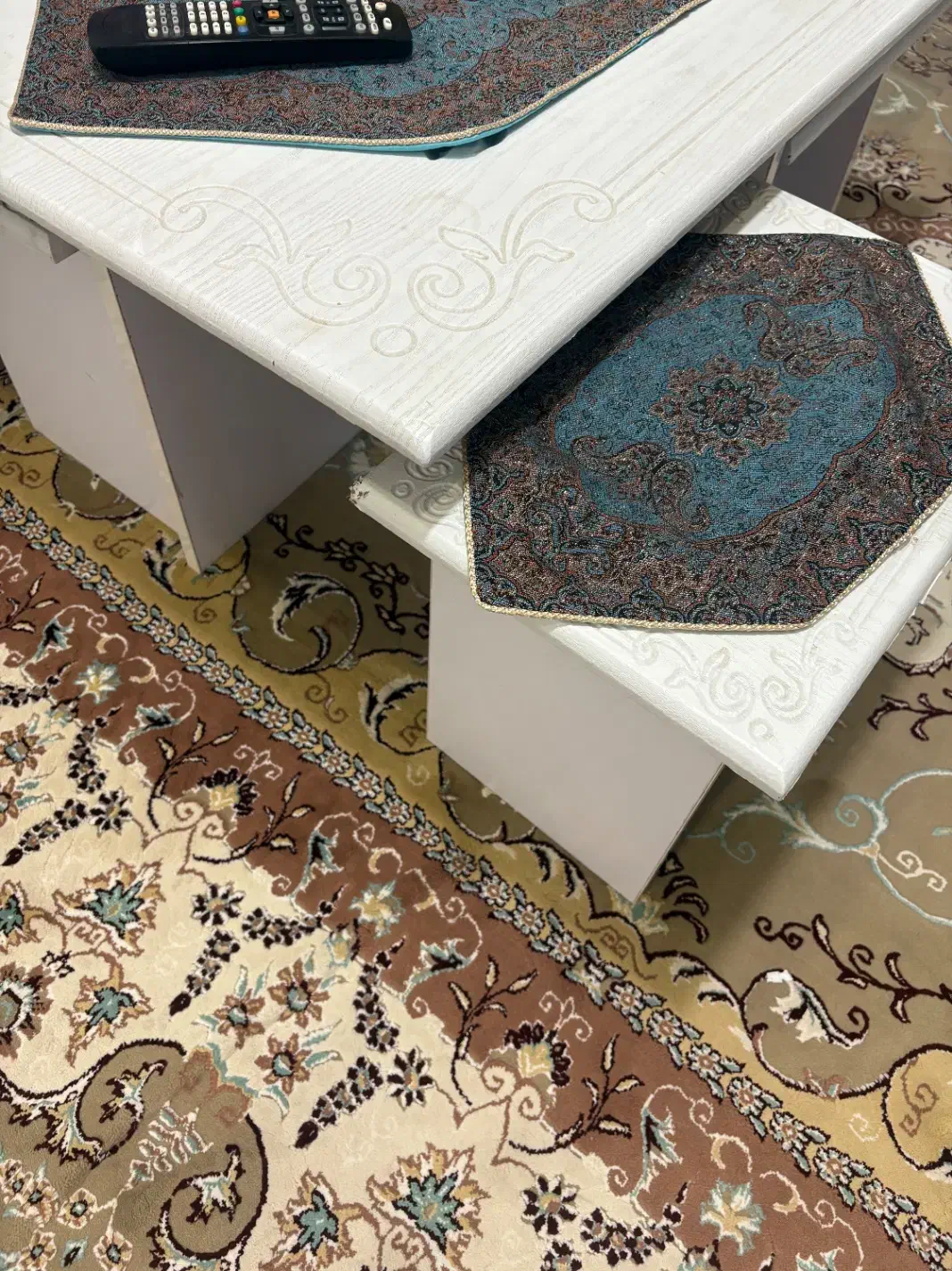 فروش یک دست مبل راحتی ۷ نفره کار کرده|مبلمان خانگی و میز عسلی|رودهن, |دیوار