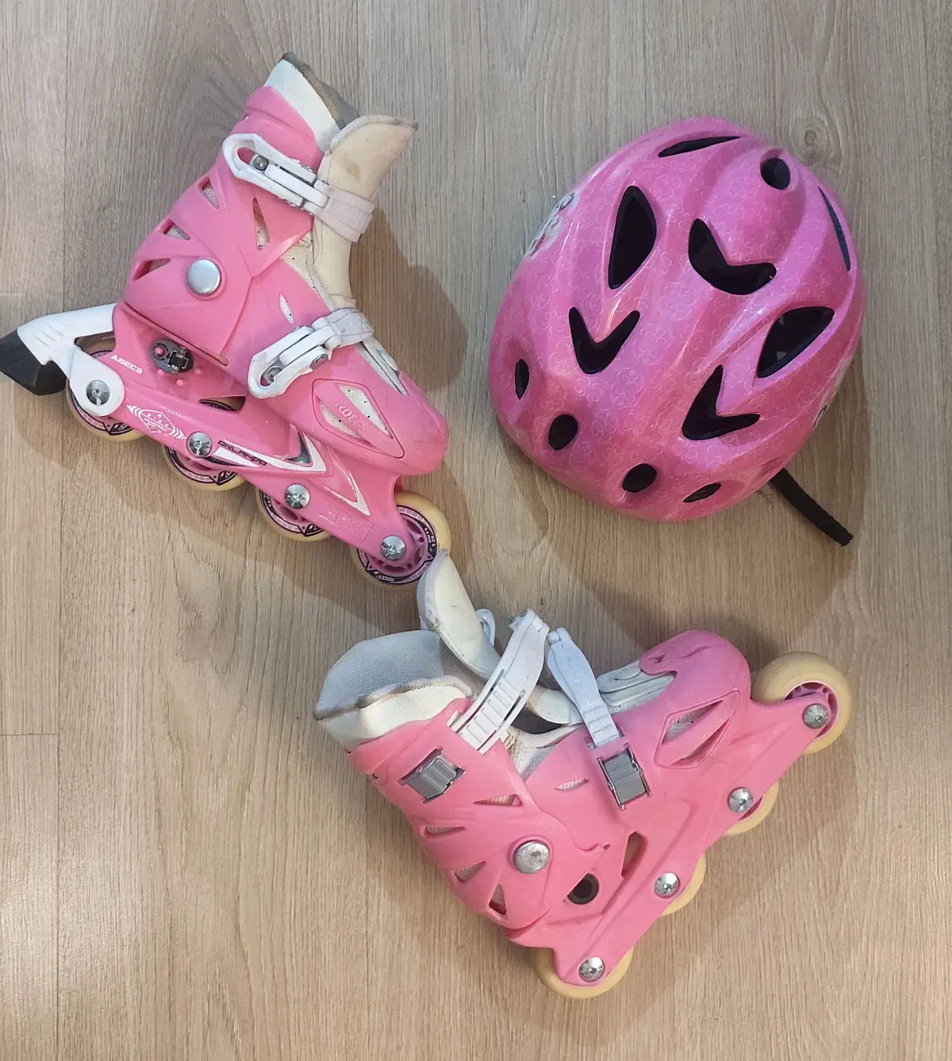 کفش و کلاه اسکیت|دوچرخه، اسکیت، اسکوتر|تهران, بلوار کشاورز|دیوار