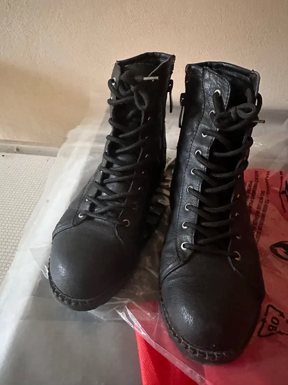 نیم بوت|کیف، کفش، کمربند|لنگرود, |دیوار