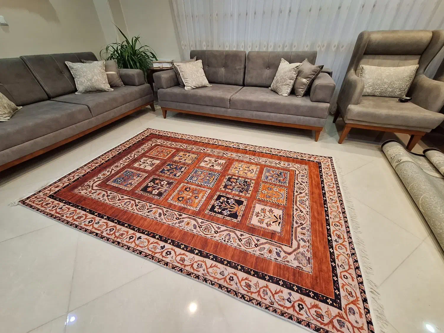 فرشینه خشتی زمینه لاکی|فرش|اراک, |دیوار