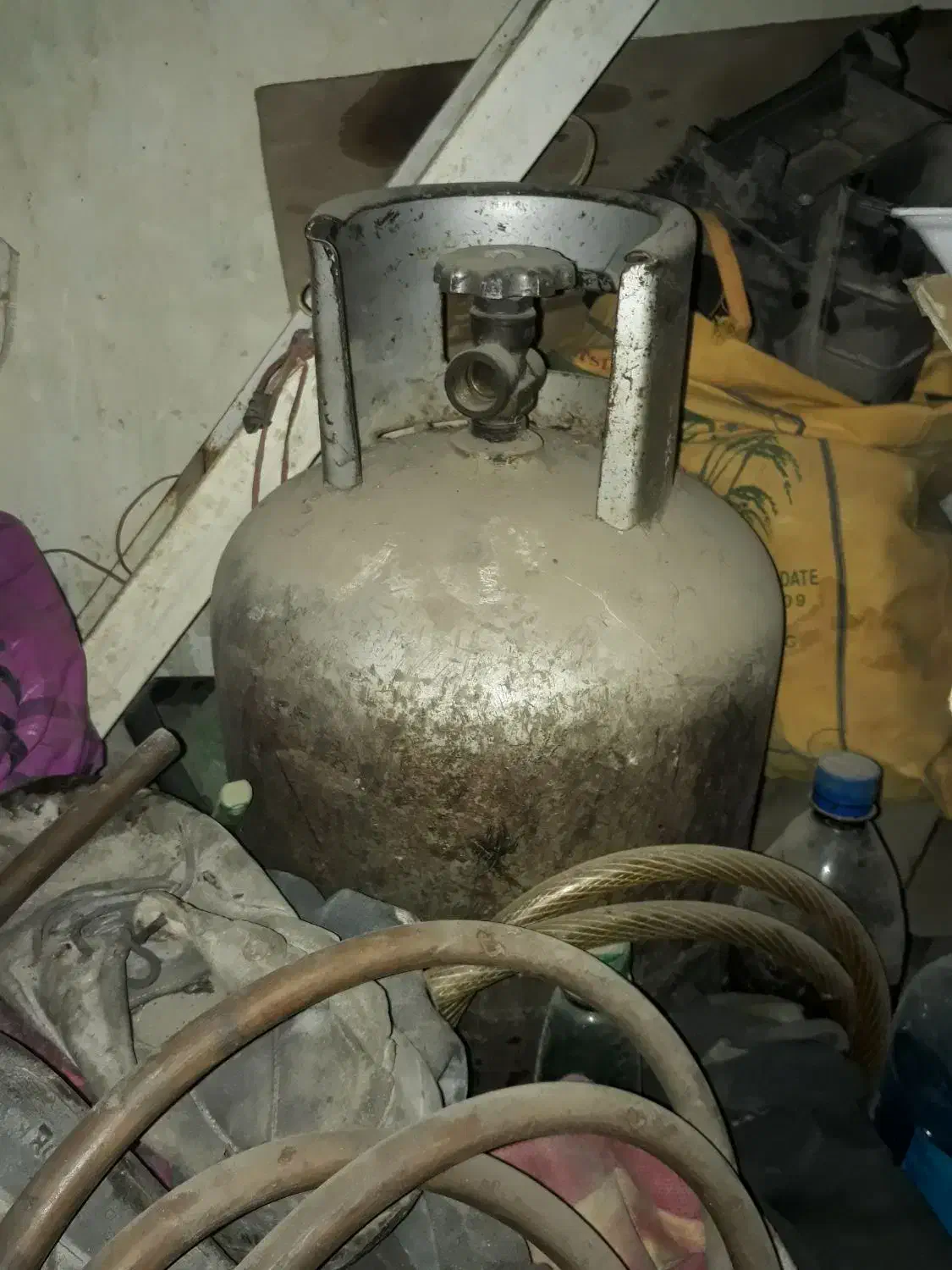 یک عدد کپسول بوتان درحد|اجاق گاز و لوازم برقی پخت‌وپز|تربت‌حیدریه, سرمحله|دیوار