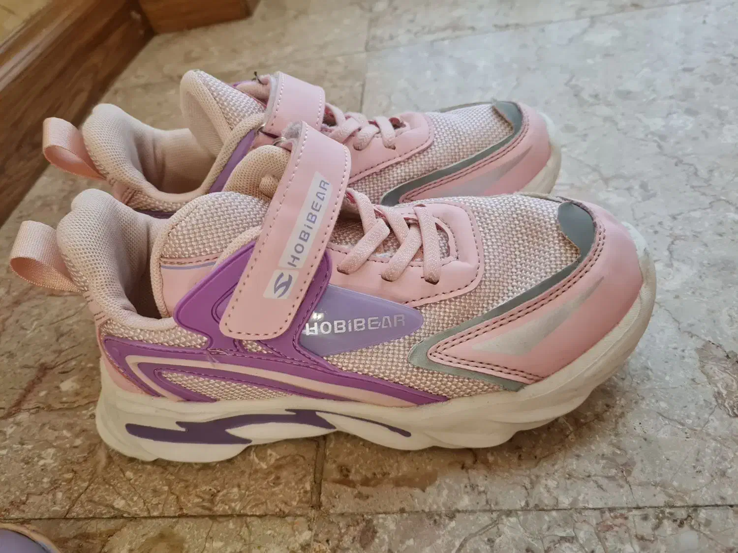 کتونی خارجی  دخترونه|کفش و لباس بچه|گنبد کاووس, |دیوار