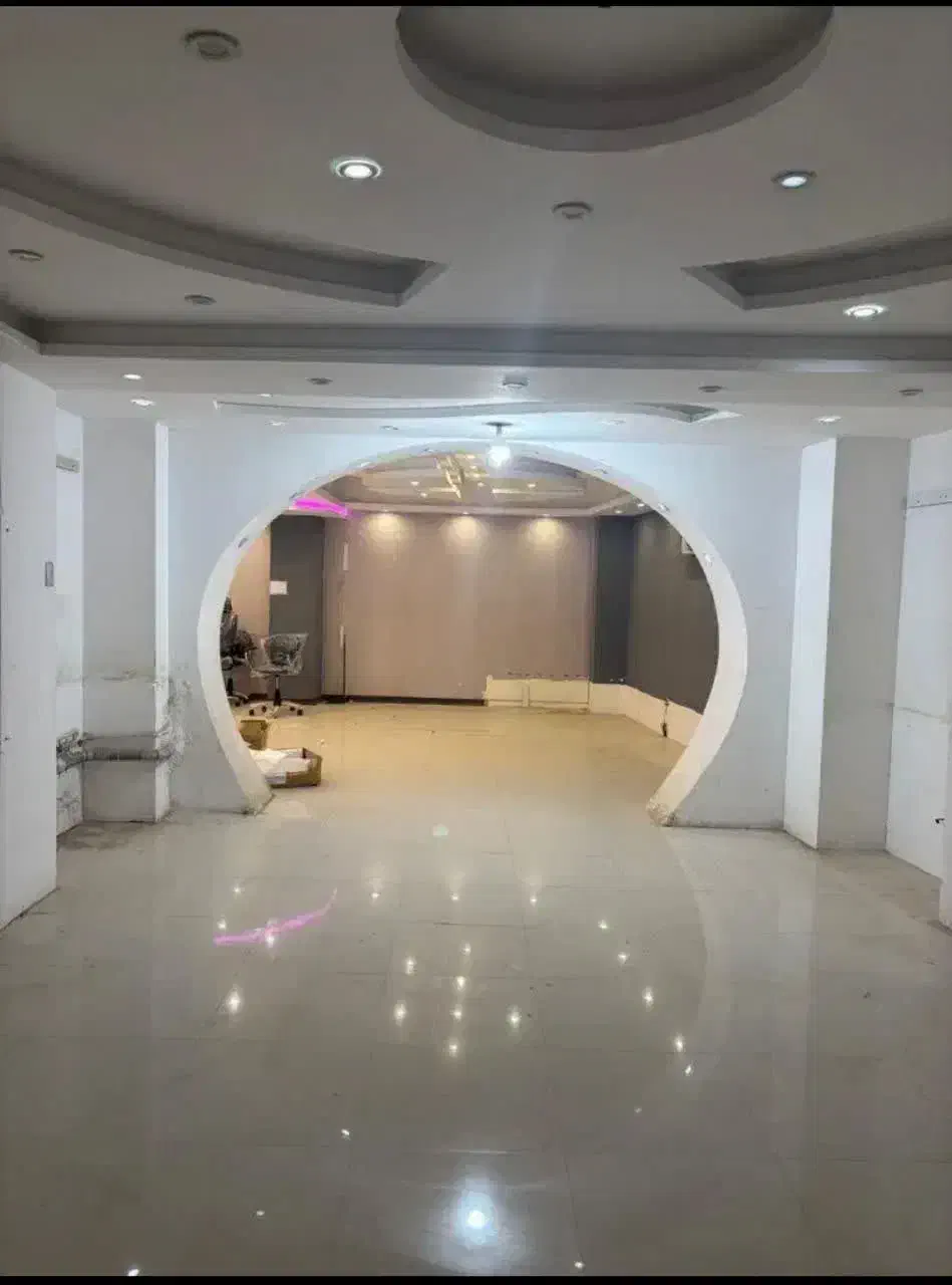 رهن اپارتمان تجاری مرکز شهر بدون اتاق 150 متری|اجارهٔ دفتر کار، اتاق اداری، مطب|بندرعباس, |دیوار