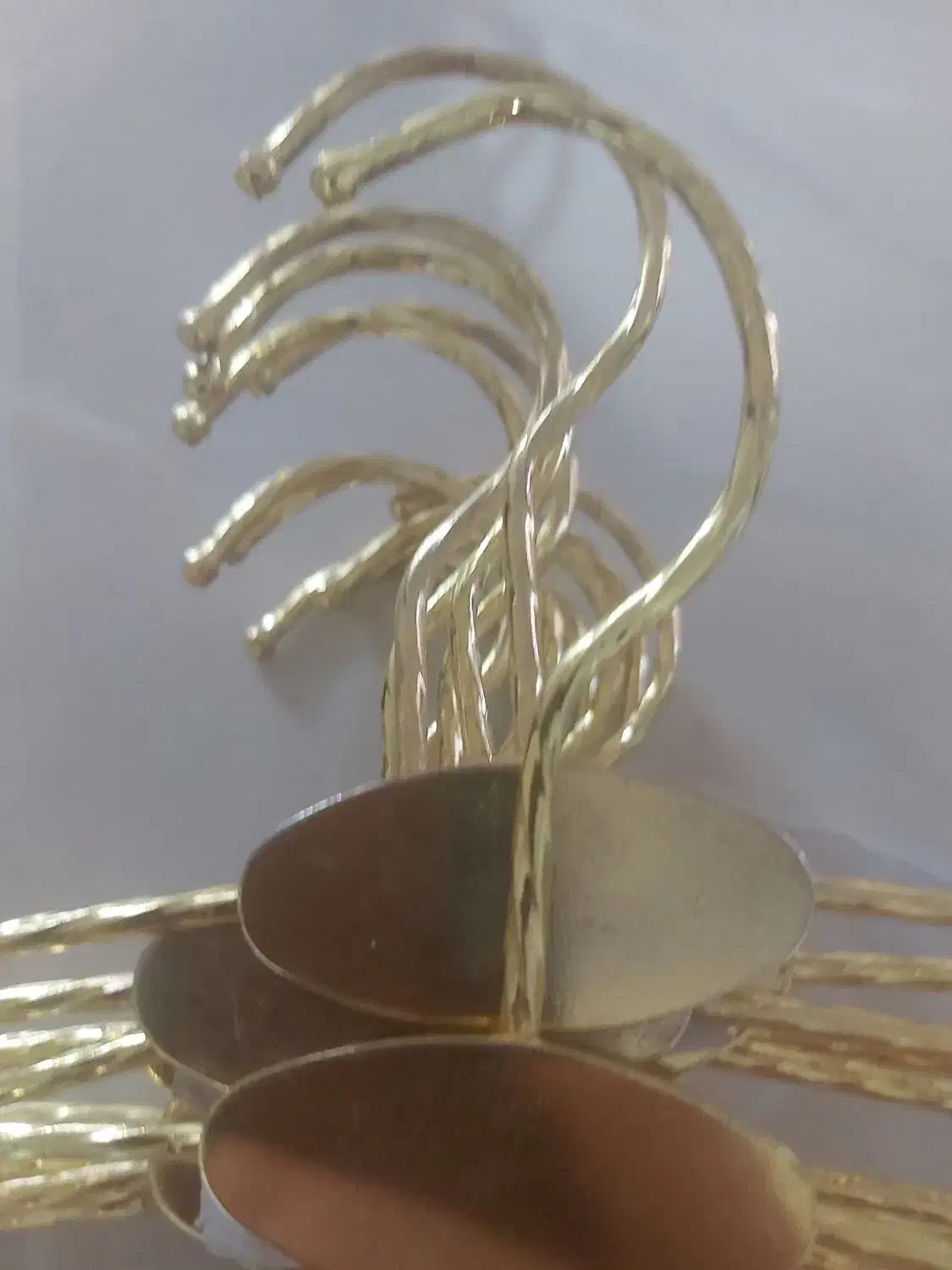 چوب لباسی|بندرخت و رخت‌آویز|مشهد, هفت تیر (نه دره)|دیوار