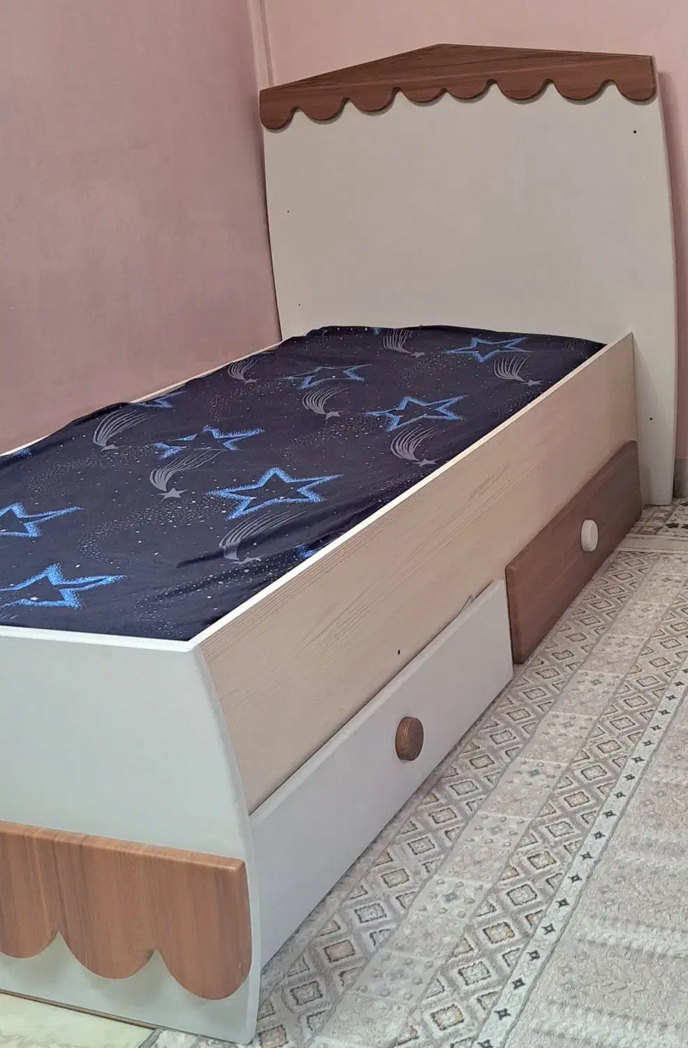 تخت خواب تک نفره|تخت و سرویس خواب|قرچک, شهرک طلائیه|دیوار