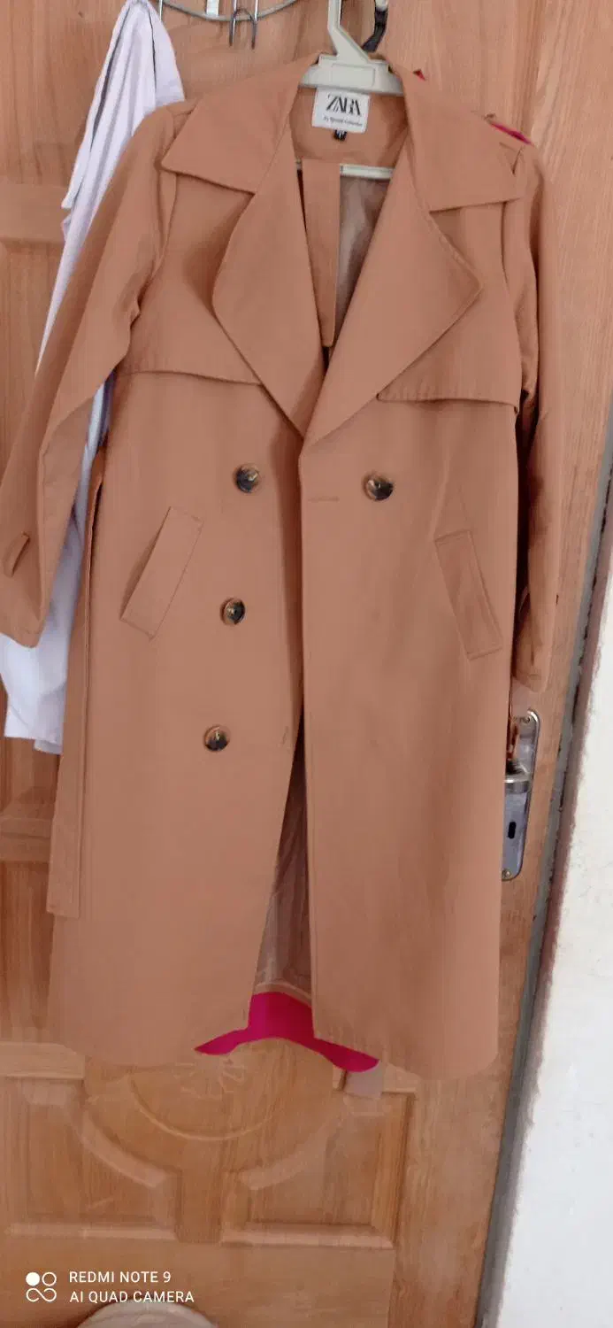 بارانی|لباس|اسفراین, |دیوار