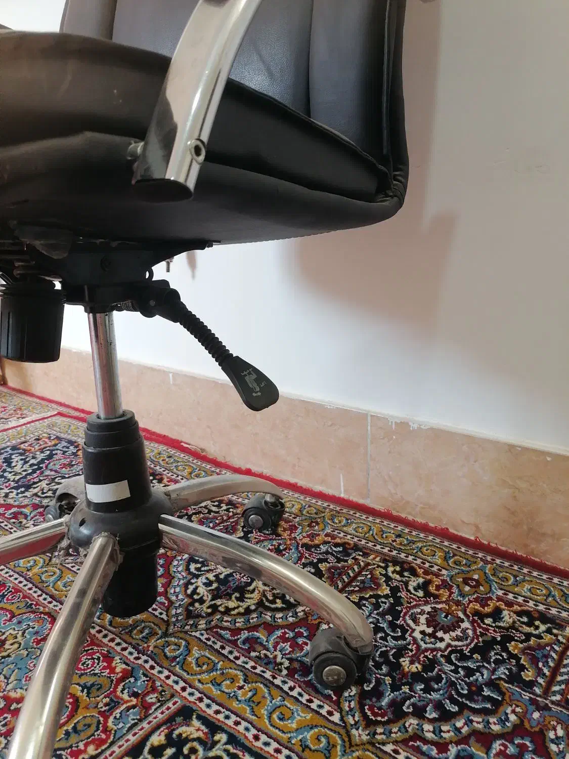 صندلی گردان اداری|مبلمان اداری|قم, نیروگاه|دیوار