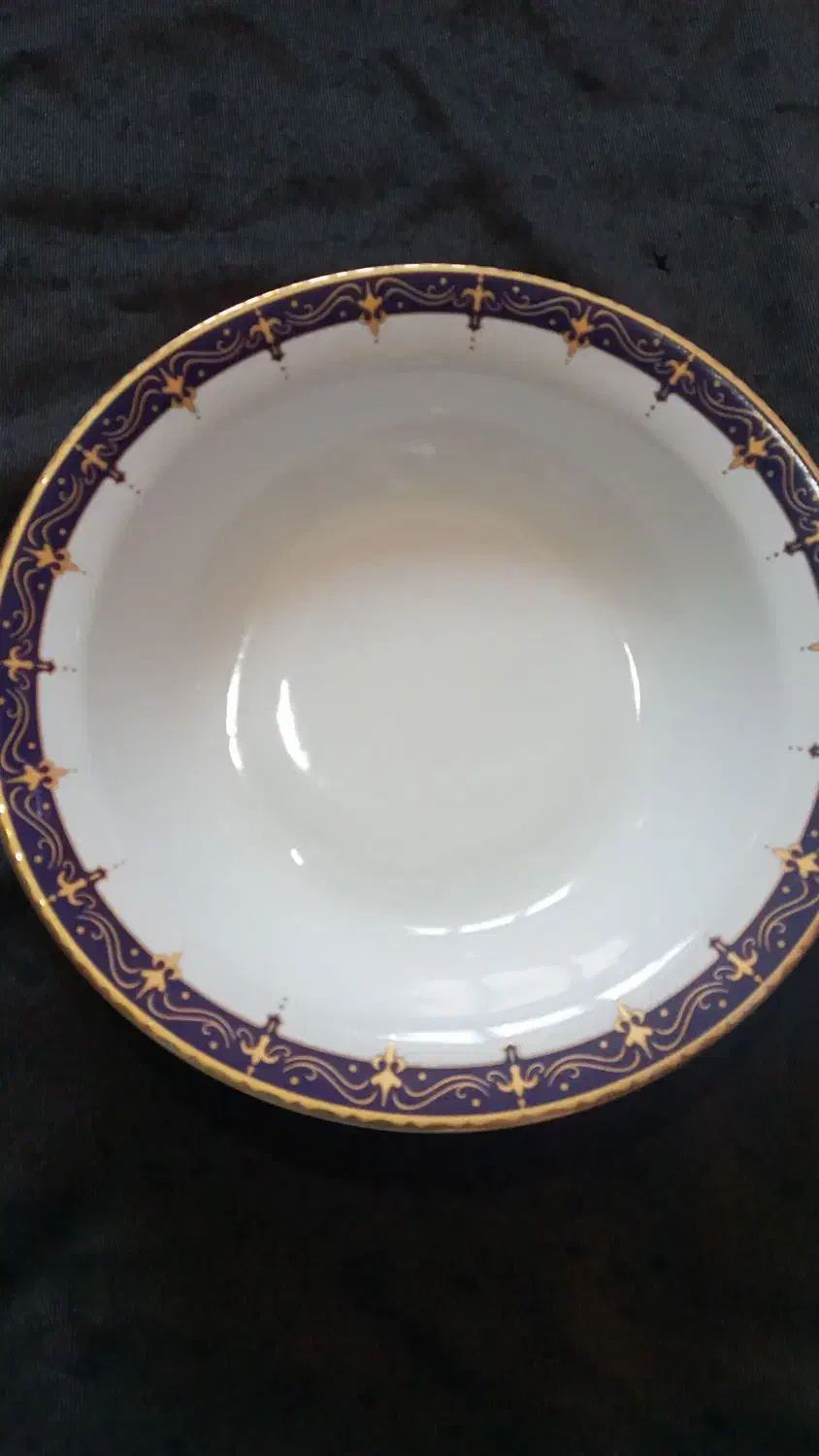 تعدادی ظرف|ظروف سرو و پذیرایی|اردبیل, |دیوار