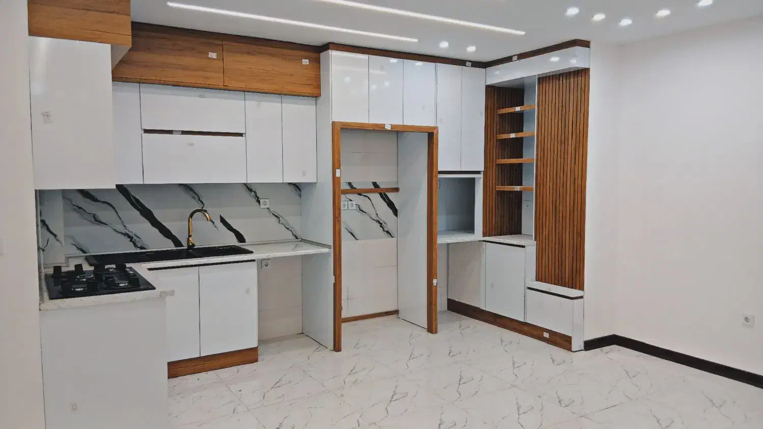 آپارتمان نوساز ، کلید نخورده و با کیفیت ساخت بالا|فروش آپارتمان|صومعه‌سرا, |دیوار