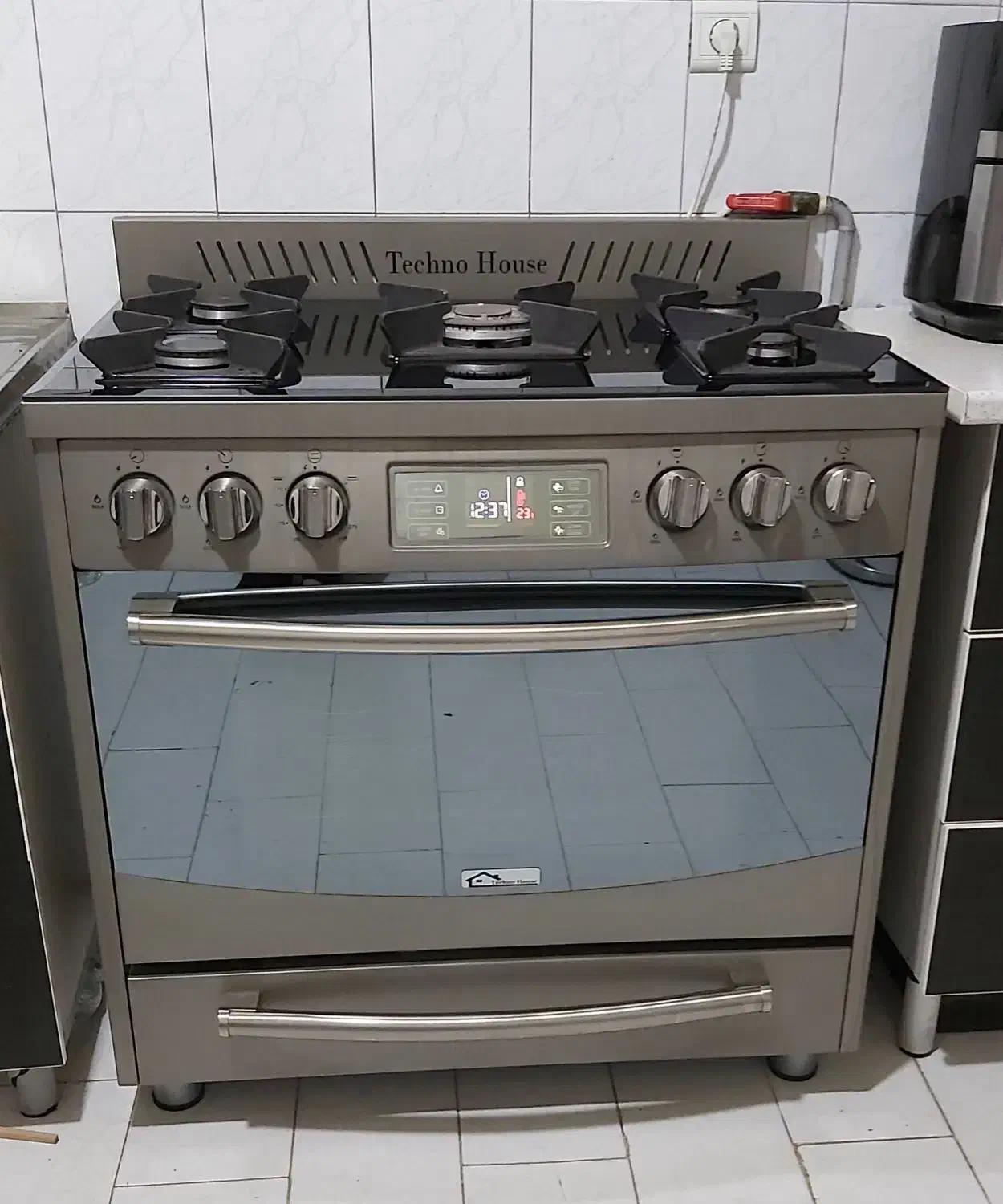 اجاق گاز فردارصفحه شیشه ای|اجاق گاز و لوازم برقی پخت‌وپز|گلستان (تهران), |دیوار