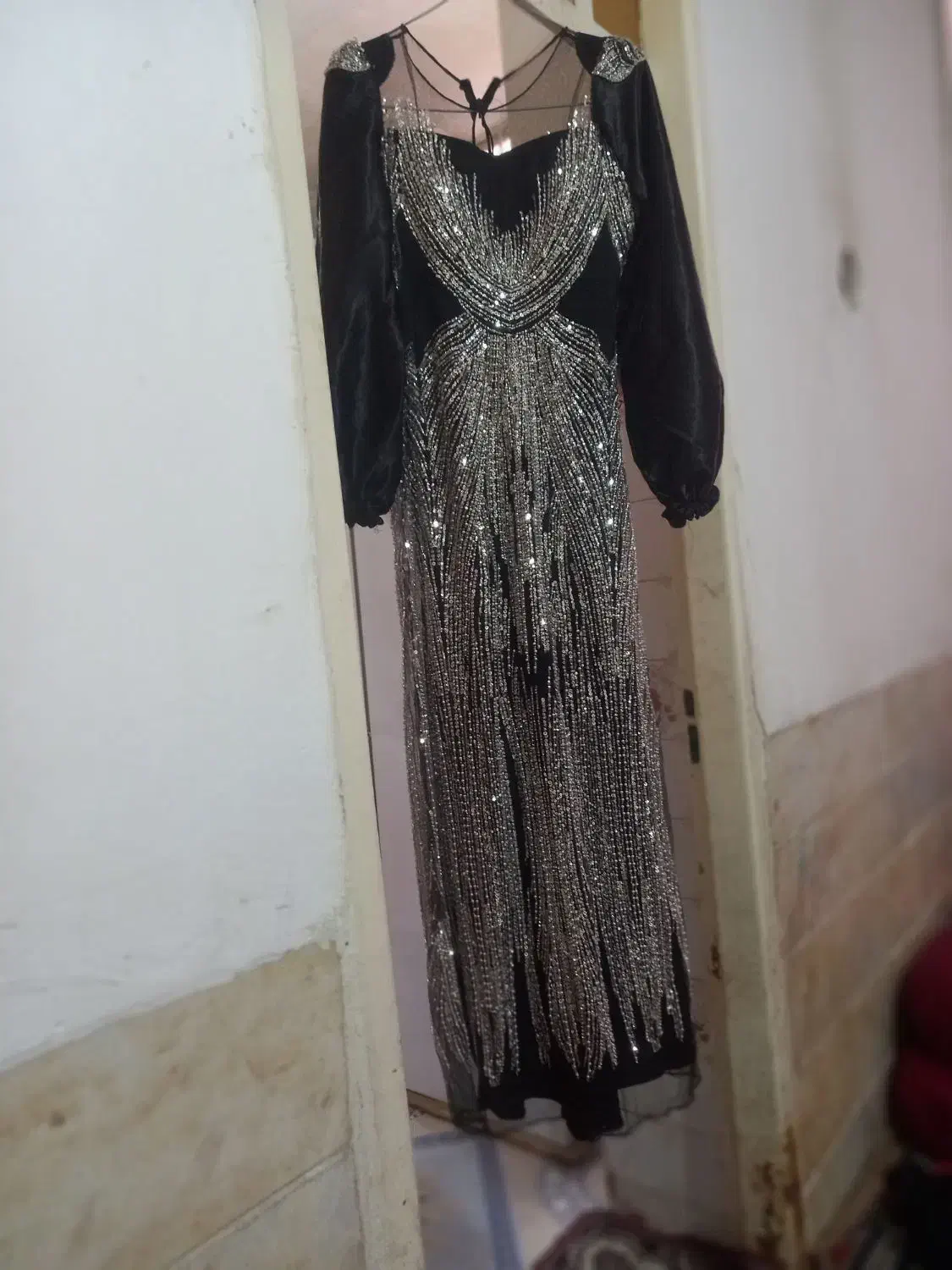 لباس مجلسی|لباس|میبد, |دیوار