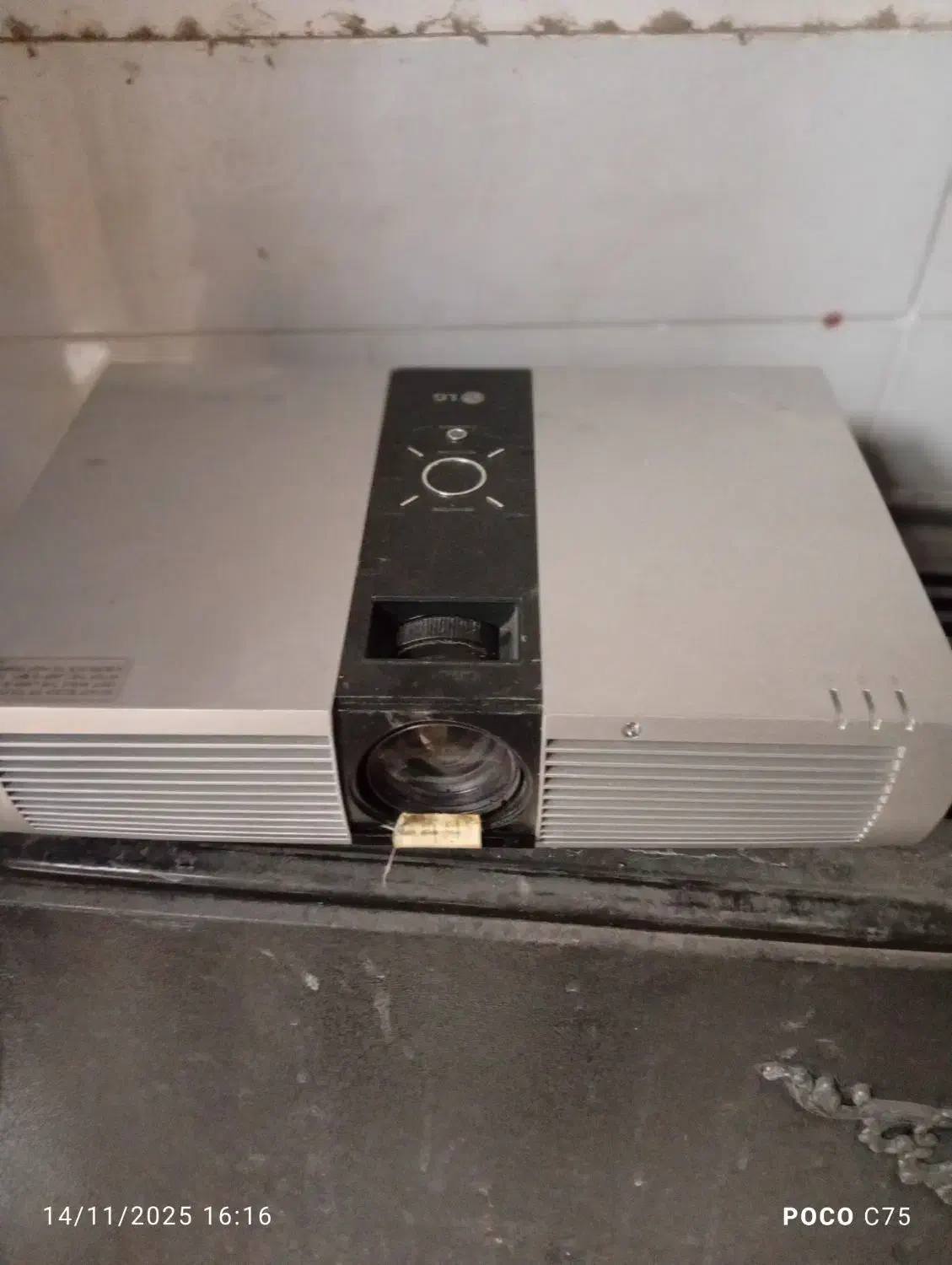 ویدیو پرژکتور|تلویزیون و پروژکتور|قرچک, میرزائی جنوبی|دیوار