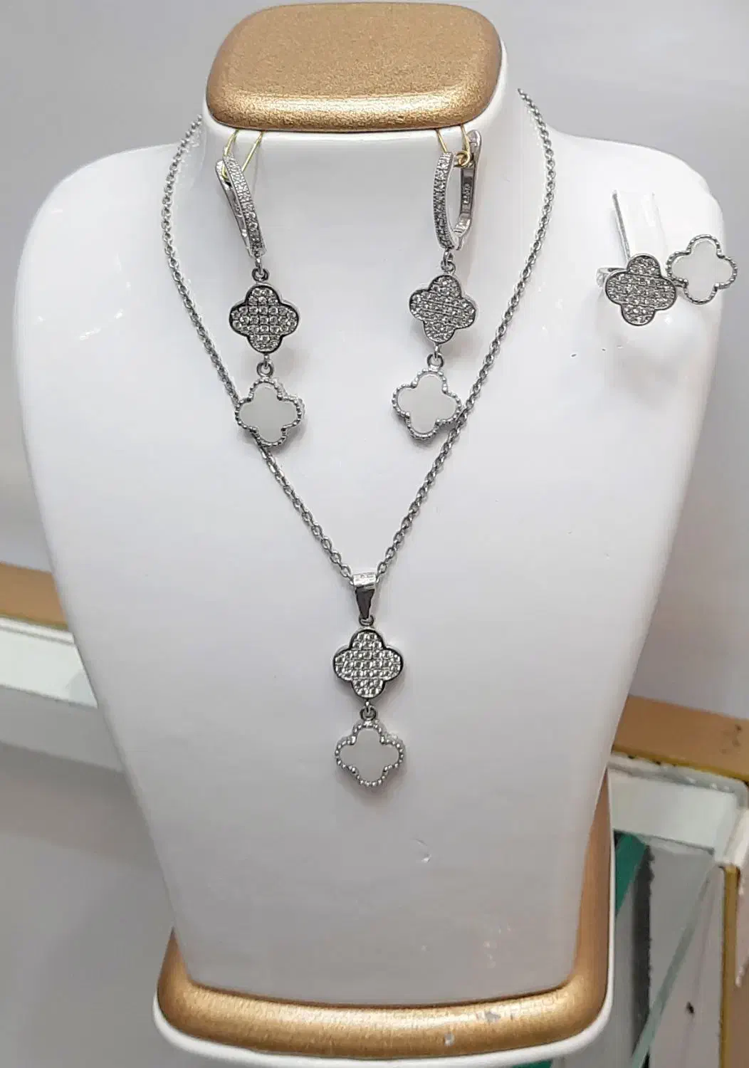 ست گردنبند و گوشواره و انگشتر نقره زنانه|جواهرات|اصفهان, چرخاب|دیوار