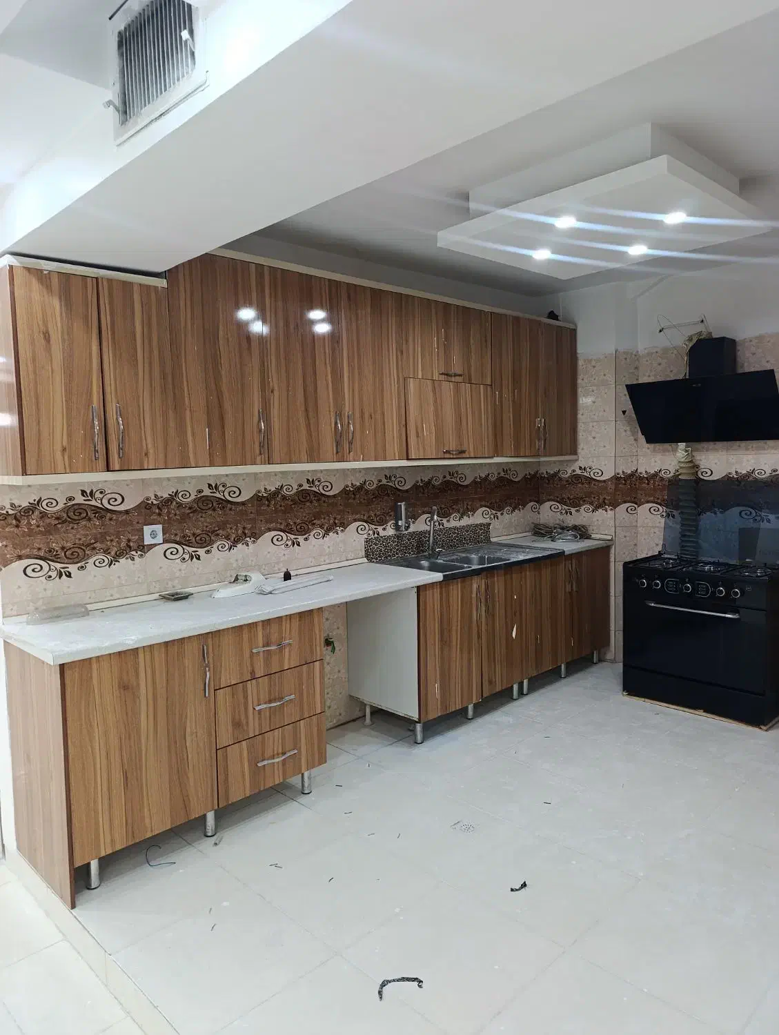 ۹۵ متر/پارکینگ دار /آسانسور/حصارک پایین اسلامشهر|اجارهٔ آپارتمان|بهارستان, |دیوار