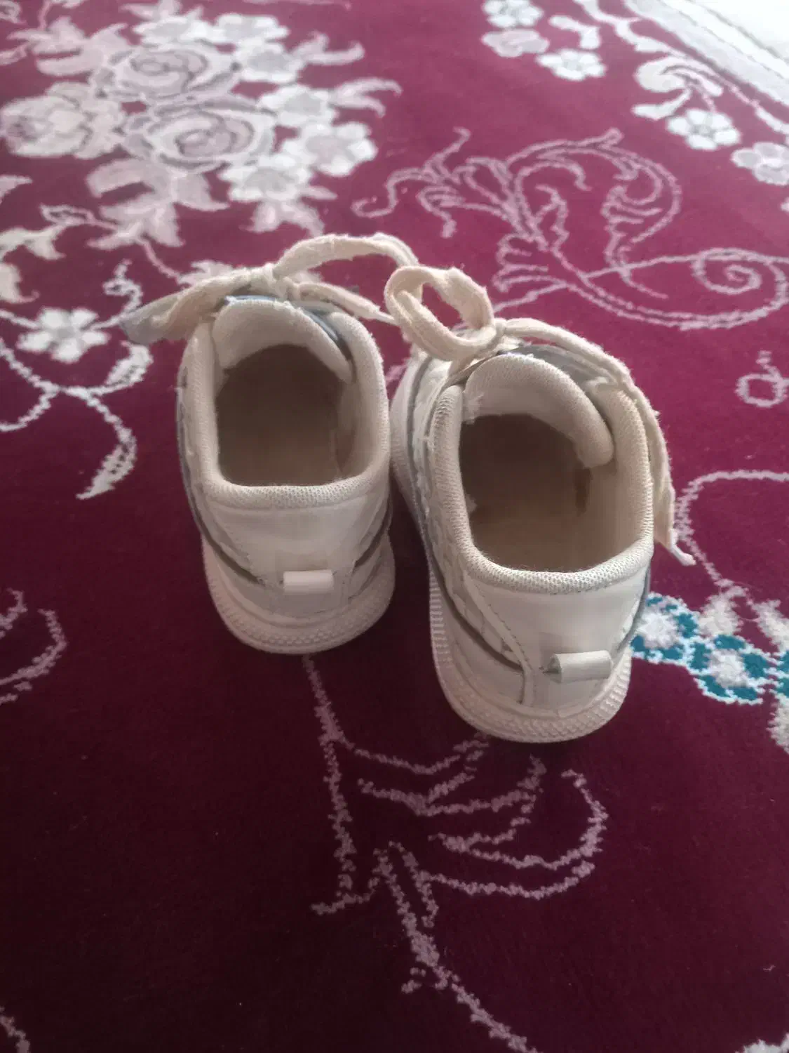 کفش|کفش و لباس بچه|قیدار, |دیوار