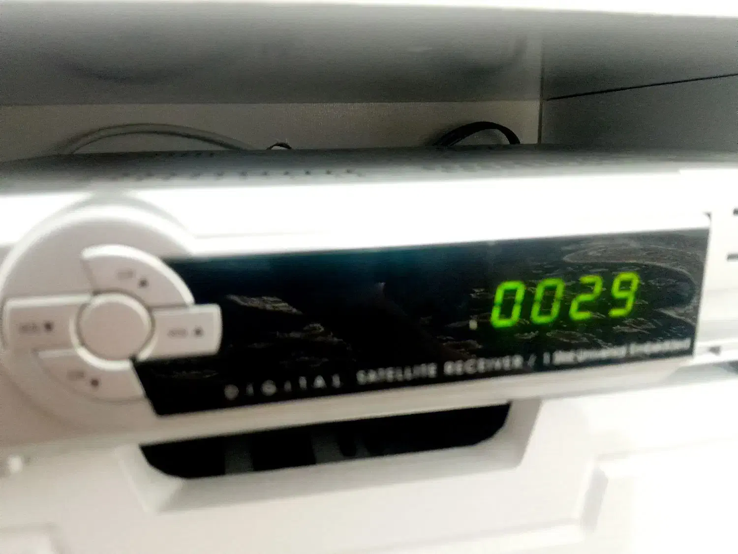 گیرنده دیجیتال|تلویزیون و پروژکتور|مسجد سلیمان, |دیوار