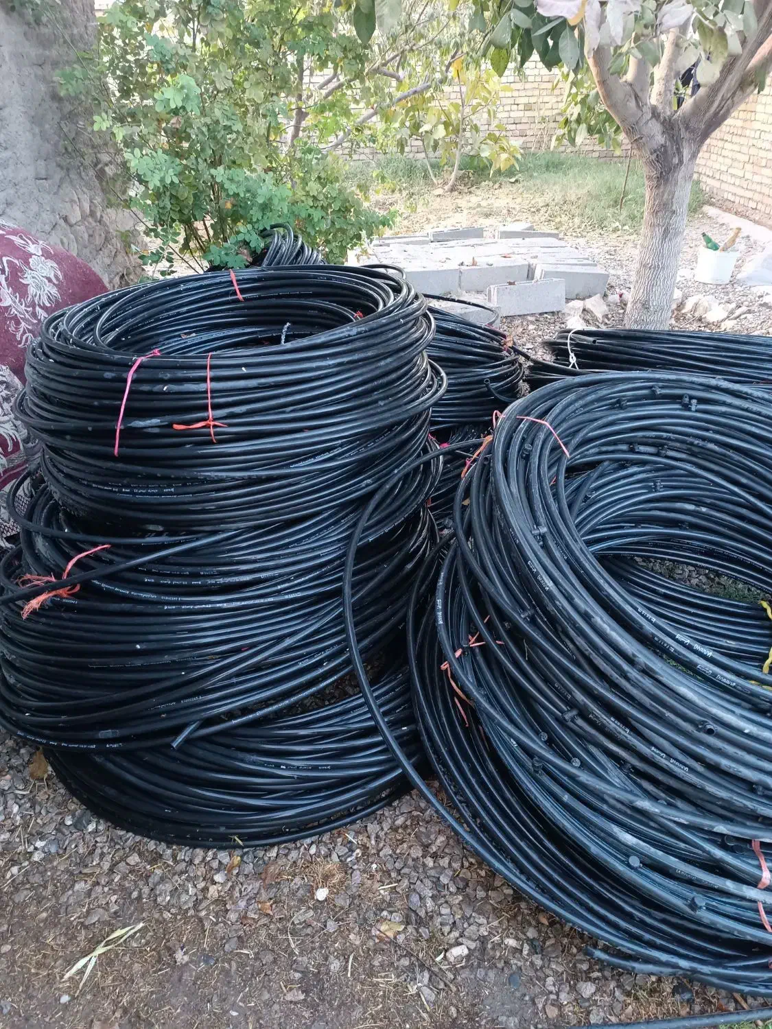 لوله پلی اتیلن کارکرده|خدمات باغبانی و درختکاری|سیلاخور, |دیوار