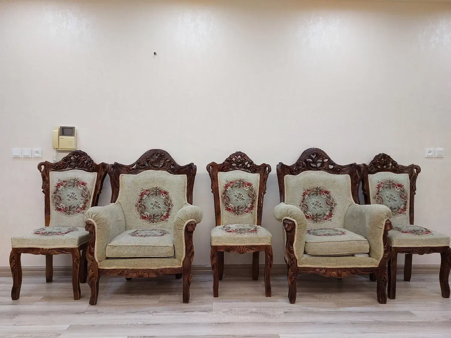 مبل|مبلمان خانگی و میز عسلی|آستانه اشرفیه, |دیوار