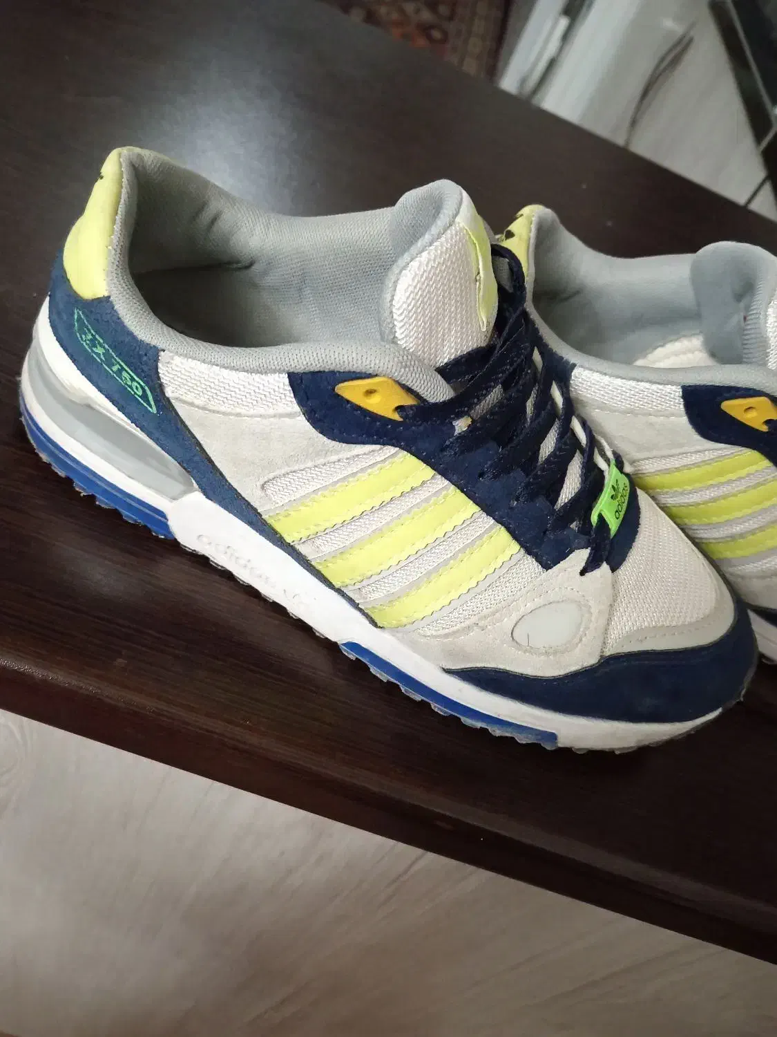 کتانی سایز 41 آدیداس zx750 اورجینال|کیف، کفش، کمربند|هشتگرد, فاز ۱ مهستان|دیوار