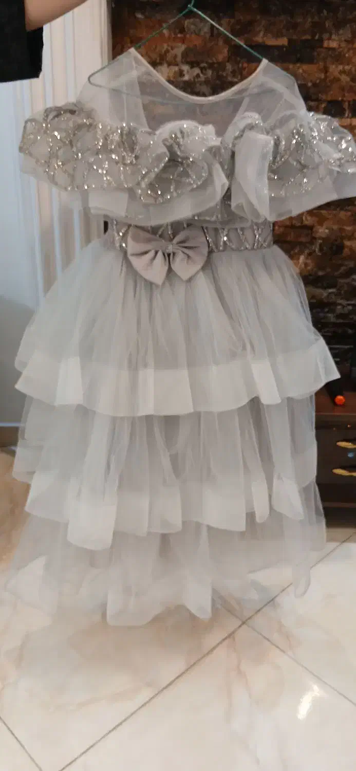 لباس مجلسی دخترانه|کفش و لباس بچه|رشت, نظری|دیوار