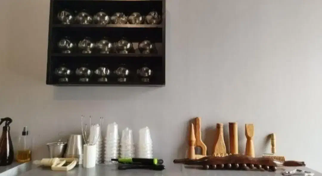 سیاتیک،رگ گیری،حجامت،زالو درمانی|خدمات آرایشگری و زیبایی|اندیشه, اندیشه فاز ۳|دیوار