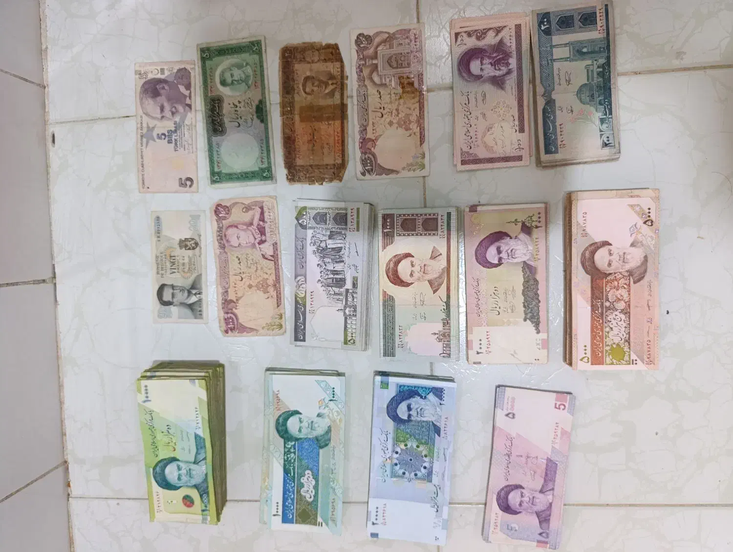 اسکناس و سکه|کلکسیون سکه، تمبر، اسکناس|میاندوآب, |دیوار