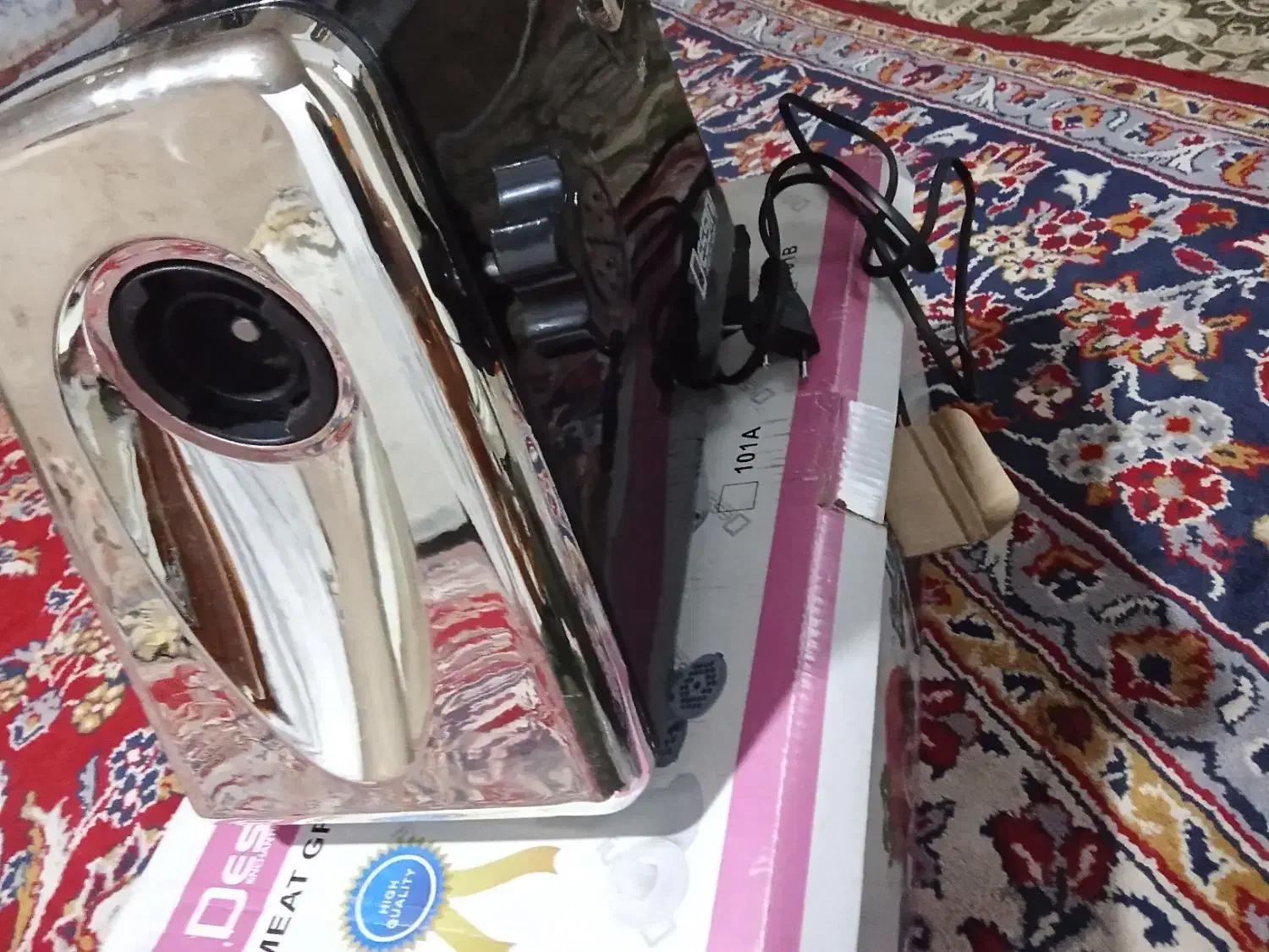 چرخ گوشت کاملا تمیز و نو بدون استفاده|خردکن، آسیاب، غذاساز|تربت جام, میان جام|دیوار