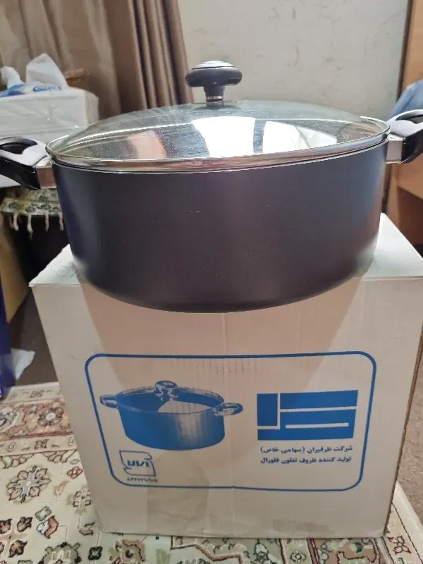 قابلمه ظرفیران وسینی سیلور قدیمی در ۲سایز|ظروف پختوپز|رشت, عینک|دیوار