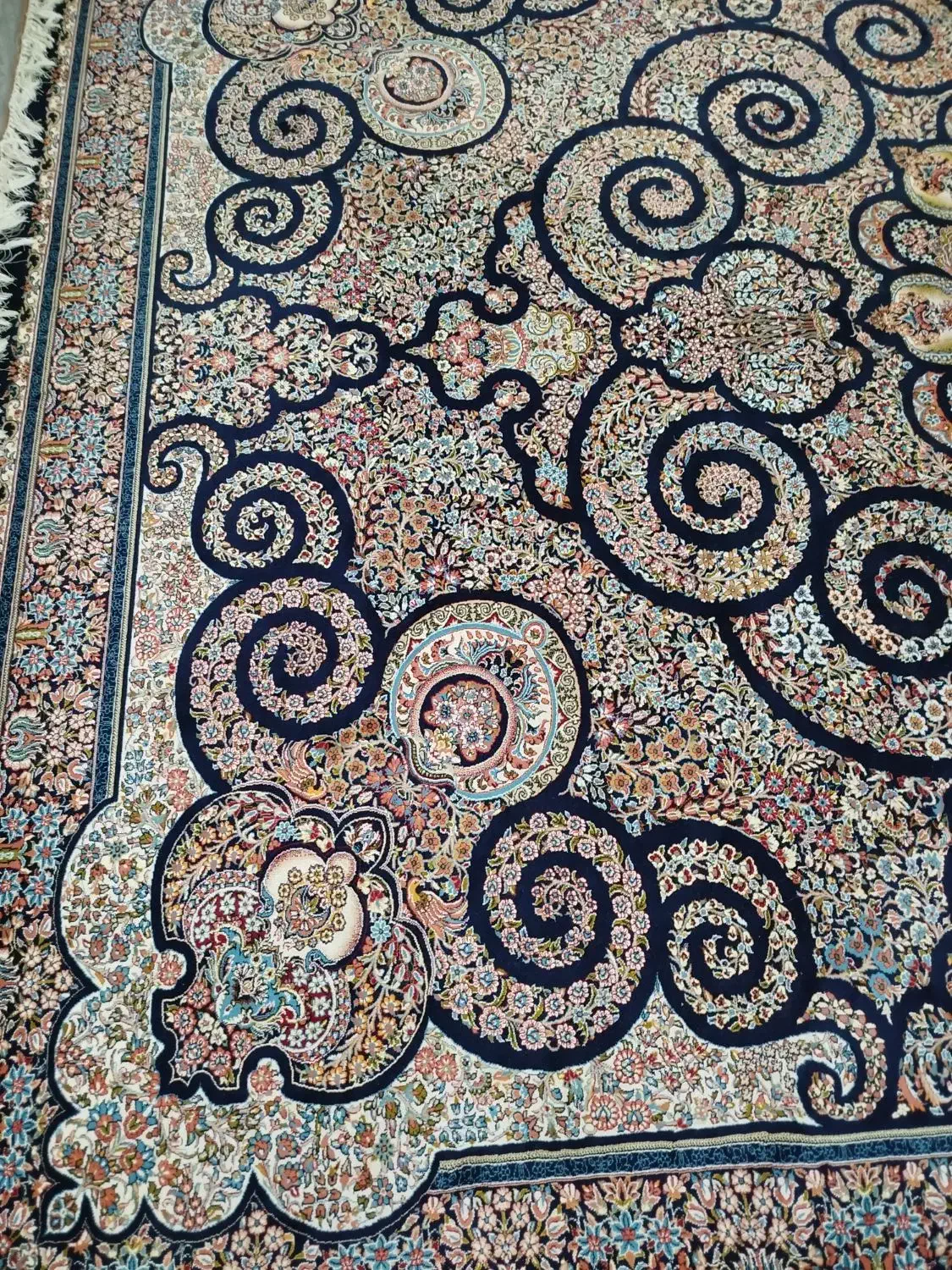 فرش شاهرخ|فرش|خورموج, |دیوار